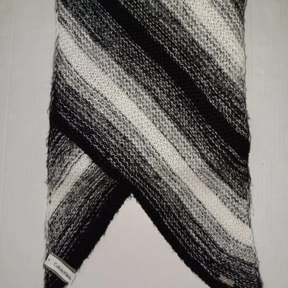 CALVIN KLEIN XTRA-LONG STRIPED SCARF